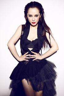 拍写真猫女av,写真AV中的性感演绎