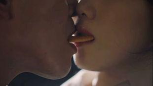 吻戏舌吻大全视频,浪漫瞬间大盘点