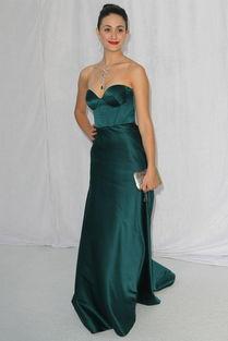 明星提礼服内衣,明星红毯礼服与内衣搭配揭秘