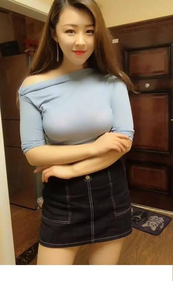 美女的肉色丝袜透明,肉色透明，尽显女性魅力